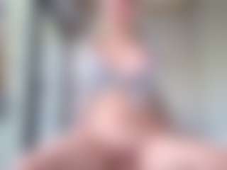 Live cam show with Megan-Ros - Bedroom Curvy on TottyGirls