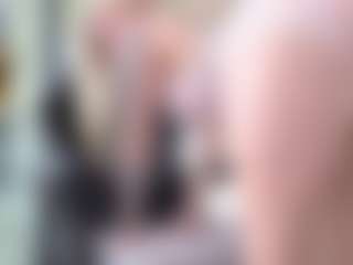 Live cam show with Megan-Ros - Cosplay BBW on 1on1-livenow