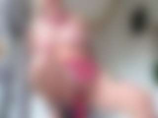Live cam show with Megan-Ros - Wet on eurowanks.com