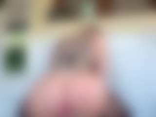 Live cam show with Megan-Ros - Foot Fetish Blonde Hair on SxyPornLive