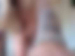 Live cam show with Megan-Ros - Toys on Camiplay Live