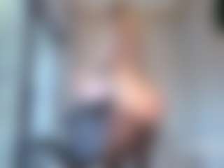 Live cam show with Megan-Ros - Squirt Blonde Hair on Gym Cam Girls