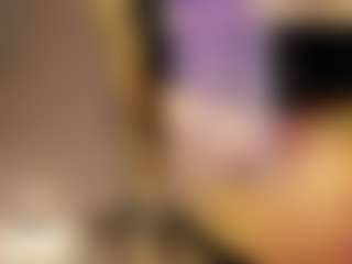 Live cam show with Violetta-Nur - Fingers on SquirtSoMuch