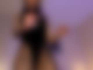 Live cam show with Violetta-Nur - Bikini on Camsoda