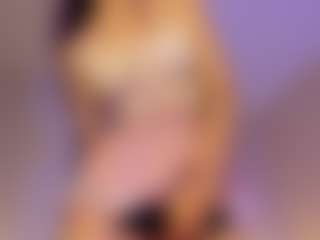 Live cam show with Violetta-Nur - Cute on Camsoda