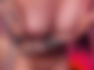 Live cam show with Violetta-Nur - Shaved on CamClone