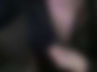 Live cam show with Elzakom - Nipple Piercings on AdultVida.com