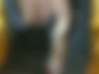 Live cam show with Elza Kom - Genital Piercings on CamSextacy