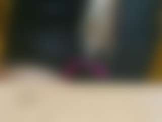 Live cam show with Elza Kom - Mobile on xfollow cams