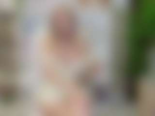 Live cam show with LadyLeea - Granny on Dare Cams