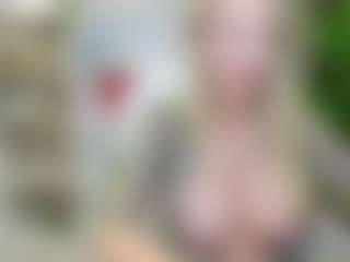 Live cam show with LadyLeea - Dildo Or Vibrator Granny on pussylord.com