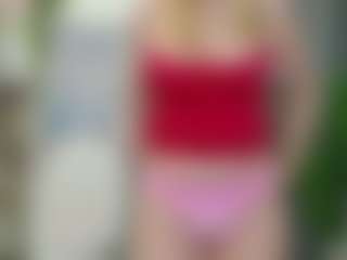 Live cam show with LadyLeea - Average on Instabang