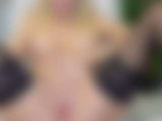 Live cam show with LadyLeea - Blue Eyes on livesuperchat.net