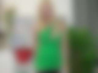 Live cam show with LadyLeea - Legs on SquirtSoMuch