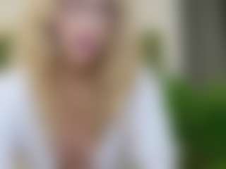 Live cam show with LadyLeea - Granny Dildo on Camsoda