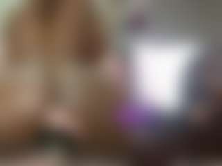 Live cam show with Alice-duperly - Bedroom on AdultVida.com