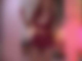 Live cam show with CindeFucknRella - Green Eyes on TastyBlacksLive
