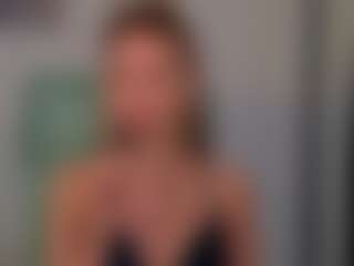 F1oraa's Live Sex Cam Show