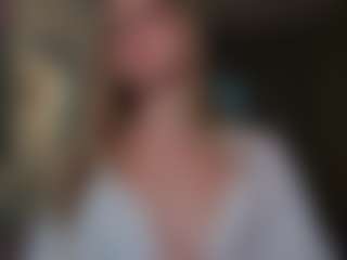 Live cam show with F1oraa - Glasses on mypornchat.com