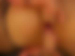 Live cam show with MileyRius - Striptease on CamClone