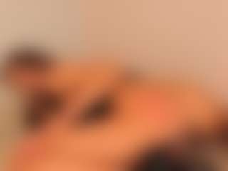 Live cam show with MileyRius - Spank on Hubzter Live