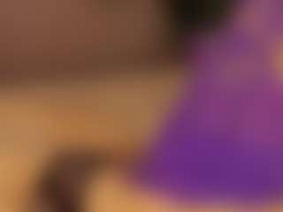 Live cam show with MileyRius - Brown Hair Toys on StripNow