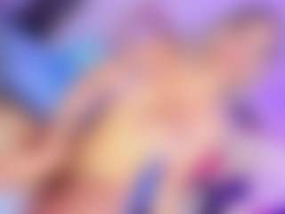 Live cam show with TheQueensHot - Average on Soda Cam