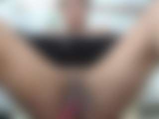 Live cam show with yosselin23 - MILF on hrnylive.com