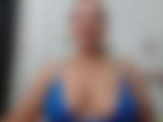 Live cam show with yosselin23 - Granny on CamwithHer