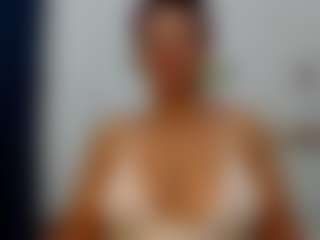 Live cam show with yosselin23 - Granny on Streamer API