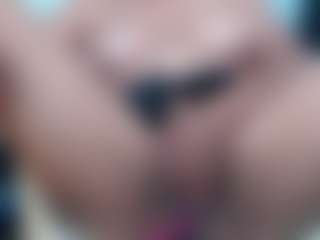 Live cam show with yosselin23 - Glasses on Camsoda