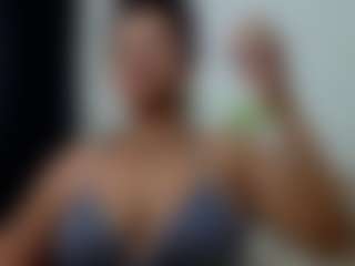 Live cam show with yosselin23 - Brown Eyes Mature on Uber Horny