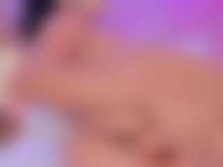 Live cam show with Alisse Miller - Blowjob on friskycurves.com