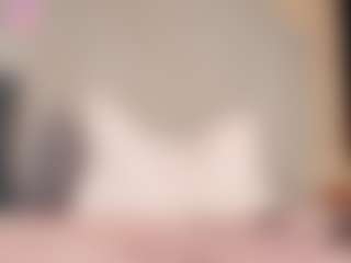 Live cam show with carolyne-parker - Teen (18+) on chickslive.net