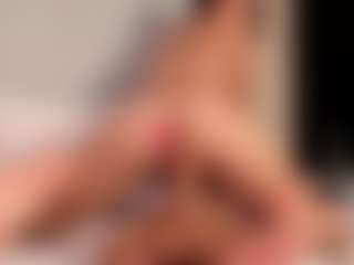 Live cam show with carolyne-parker - Petite on Milfs Live