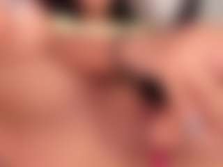 Live cam show with carolyne-parker - Lovense Small Tits on xxxlivecams.org