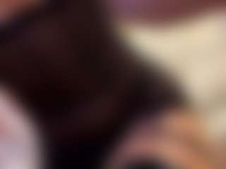Live cam show with MarianaBranz - Brown Eyes on CamClone