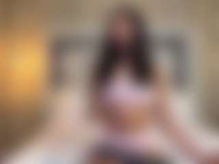 Live cam show with MarianaBranz - Natural on Camsoda