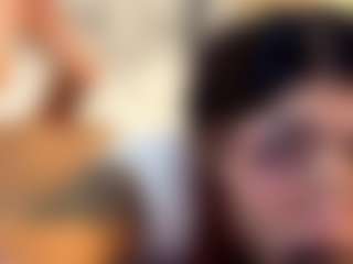 Live cam show with MarianaBranz - Bedroom on CamwithHer