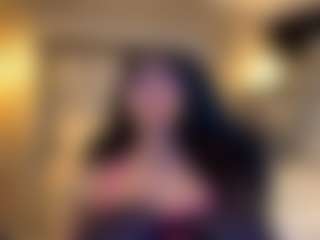 Live cam show with MarianaBranz - Petite on Camsoda