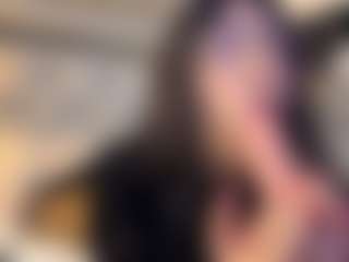 Live cam show with MarianaBranz - Bedroom on Pornisteam.com