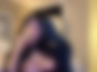Live cam show with MarianaBranz - Bedroom Ebony on googirlz