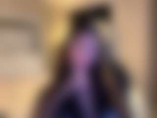 Live cam show with MarianaBranz - Skinny on milfzrlive.com