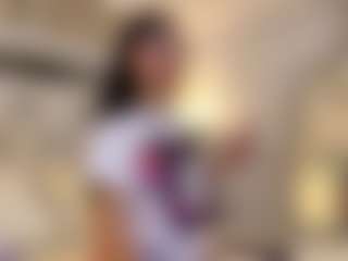 Live cam show with MarianaBranz - Ebony Petite on Camsoda