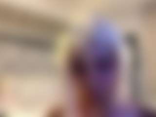 Live-Cam-Show mit MarianaBranz - Public Ebony auf Camsoda