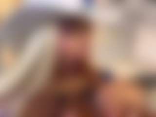 Live cam show with MarianaBranz - Brown Eyes Ebony on 1on1-livenow