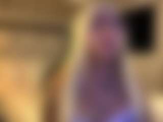 Live cam show with MarianaBranz - Fingering on Camsoda