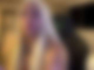 Live cam show with MarianaBranz - Living Room on Camsoda