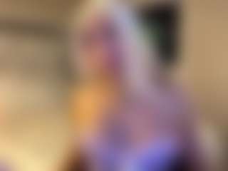 Live cam show with MarianaBranz - Bedroom Black on Camsoda