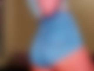 Live cam show with Kimmberrr - Green Eyes on SmokeAndPoke